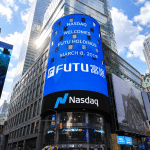 SKN | מניית Futu Holdings מזנקת בכמעט 7% לקראת הדוחות כאשר צמיחה חזקה ואופטימיות אנליסטים מניעות מומנטום