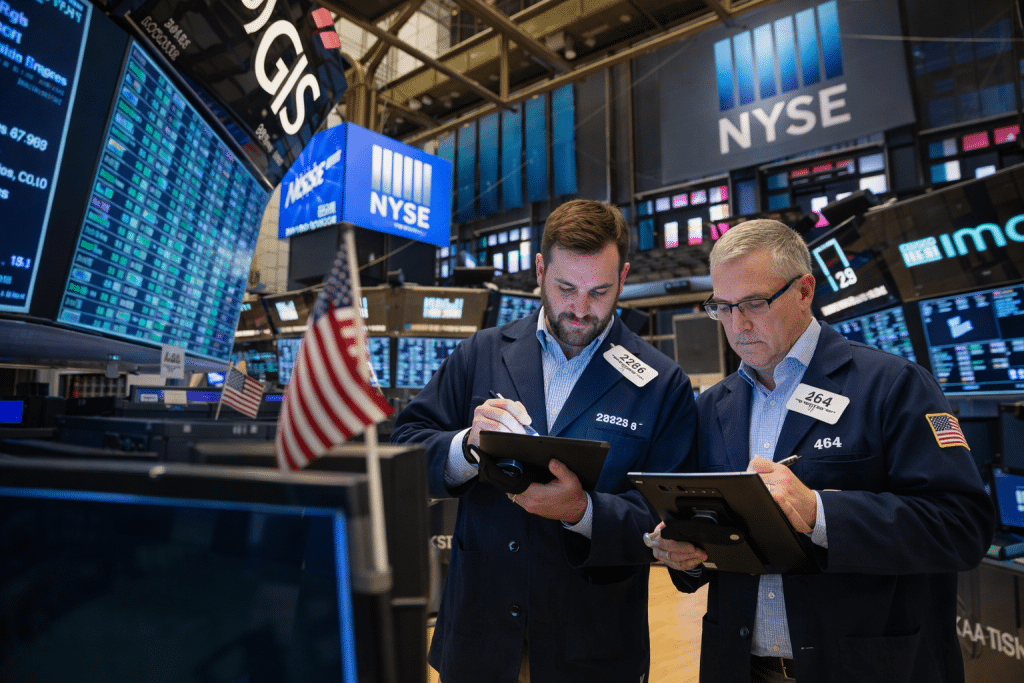 SKN | שווקי ארה”ב מרחיבים עליות ב-17 במרץ 2026 כאשר התנודתיות נחלשת והמניות הקטנות מובילות