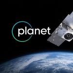 SKN | Planet Labs מזנקת לקראת הדוחות כאשר מומנטום הצמיחה וביקוש ל-AI מושכים את תשומת לב המשקיעים