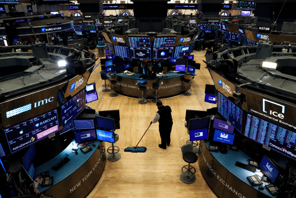 SKN | שווקי אירופה יורדים בחדות כאשר מכירה רחבה פוגעת בגוש האירו ובמדדים אזוריים