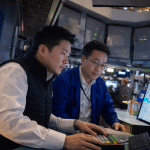 SKN | שווקי אסיה צונחים ב-23 במרץ 2026 כאשר גל המכירות האזורי מתעצם; דרום קוריאה מובילה את ההפסדים על רקע מסחר דליל בשל חגים