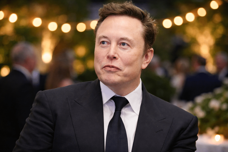 SKN | אילון מאסק מחריף את המרוץ לבינה מלאכותית עם תוכנית להקמת שני מפעלי שבבים מתקדמים בטקסס