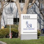 SKN | הימור של 506 מיליון דולר באירלנד מצד Novo Nordisk: האם הרחבת הייצור תסייע לה להשיב לעצמה נתח שוק מ-Eli Lilly?