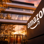 SKN | תקיפות רחפנים פגעו ב-Amazon Web Services במפרץ — מה משמעות שיבושי מרכזי הנתונים ליציבות הענן?