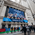 SKN | מניית Flutter Entertainment (FLUT) מזנקת — מומנטום רווחים או תמחור מחדש מבני?