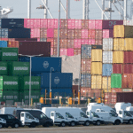 SKN | הצעה להטלת מכס גלובלי של 15% עשויה לעצב מחדש את הסחר — אילו מניות עשויות להתמודד עם הלחץ הגדול ביותר?