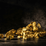 SKN | ‏DUST עולה בכמעט 2% ב-2 במרץ: האם מניות כורי הזהב ניצבות בפני לחץ מחודש?