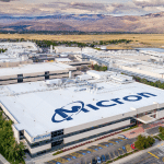 SKN | הזינוק של 300% במניית Micron המונע על ידי AI מציב את יצרנית השבבים במרכז תשומת הלב — האם המומנטום יימשך עד 2026?