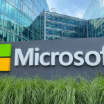 SKN | מיקרוסופט מתבלטת כמניית “שבעת המופלאות” המתומחרת באופן האטרקטיבי ביותר: הזדמנות או מלכודת ערך?