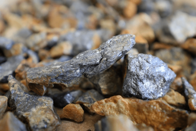 SKN | מניות כרייה מזנקות כאשר מתיחות גיאופוליטית וביקוש מ-AI מגדירים מחדש את הנהגת הסחורות