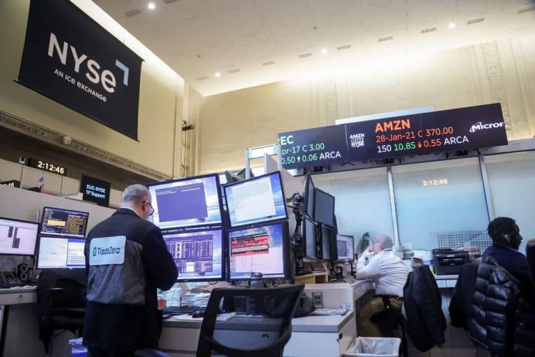 SKN | מניות בארה”ב יורדות כאשר התנודתיות מזנקת וסנטימנט הסיכון נחלש בשווקים