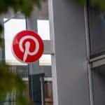 SKN | Pinterest (PINS) מזנקת ב-9% לאחר השקעה של מיליארד דולר מצד Elliott — מומנטום מפנה או זינוק קצר טווח?