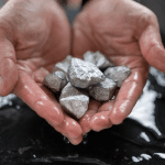 SKN | חוזי הכסף מזנקים: חוזה מרץ פורץ את רף 93 הדולר בסגירה שבועית תנודתית