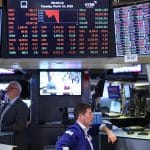 SKN | נאסד״ק מוביל כאשר התנודתיות יורדת: שוקי ארה״ב מציגים אותות מעורבים במהלך מסחר ה־11 במרץ