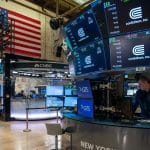 SKN | מניות ארה״ב ממשיכות לעלות כאשר התנודתיות נרגעת והמומנטום בשוק הרחב מתחזק