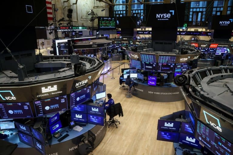 SKN | שווקים מתאוששים ב-25 במרץ 2026 כאשר התנודתיות יורדת ומניות קטנות מובילות את העליות