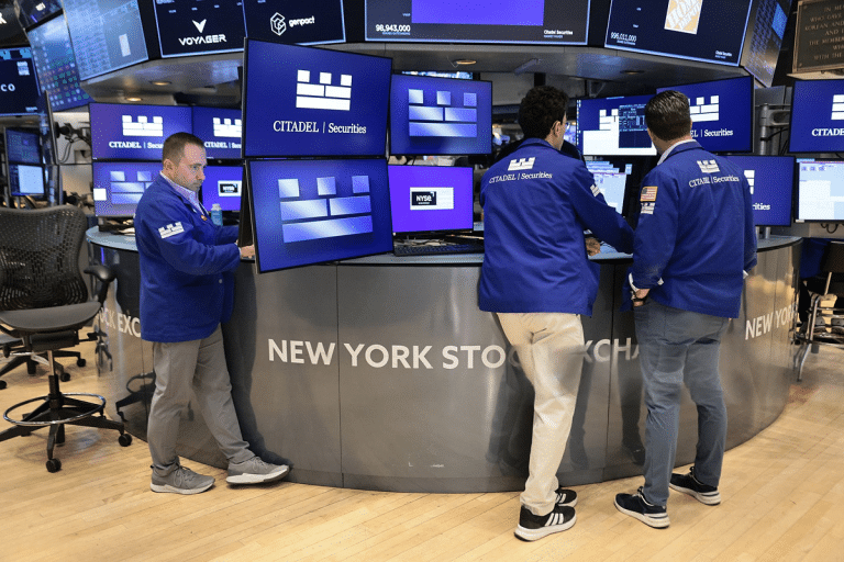 SKN | שוקי ארה”ב נחלשים כאשר התנודתיות מזנקת וחולשה בטכנולוגיה מכבידה על הסנטימנט