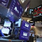 SKN | שווקי ארה״ב עולים כאשר מניות קטנות מובילות את הראלי והתנודתיות נחלשת