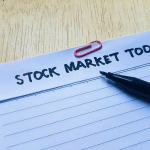 SKN | מניות ארה״ב מאריכות את הירידות השבועיות כאשר נפט ב־100 דולר מחזיר את חששות האינפלציה הגלובליים