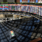 SKN | חוזי המניות יורדים לאחר אזהרת טראמפ לאיראן שמובילה לתמחור מחדש של סיכון גלובלי