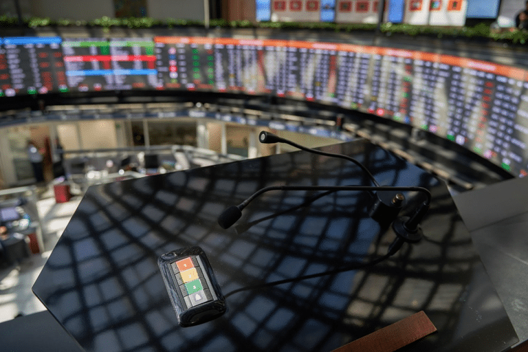 SKN | חוזי המניות יורדים לאחר אזהרת טראמפ לאיראן שמובילה לתמחור מחדש של סיכון גלובלי