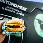 SKN | Beyond Meat מזנקת: מה מניע את הראלי הפתאומי במניות מבוססות צמחים?