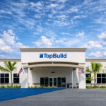 SKN | מדוע מניית TopBuild זינקה ביותר מ-19 אחוזים ומה המשמעות של עסקת 17 מיליארד דולר עבור המשקיעים?