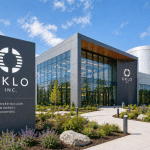 SKN | האם הזינוק של 200% במניית Oklo מוצדק בזכות השותפות עם Nvidia—או שהסיכון עדיין מתומחר בחסר?