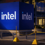 SKN | האם ההתאוששות של אינטל אמיתית כאשר מומנטום ה-AI ורכישות עצמיות אסטרטגיות מחזקים את התרחיש השורי?