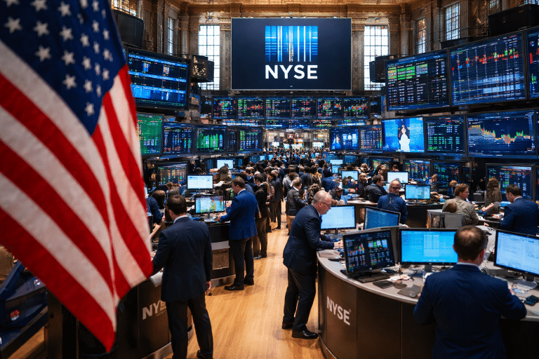 SKN | השווקים ממשיכים לעלות ב-1 באפריל 2026 כאשר הטכנולוגיה מובילה והתנודתיות ממשיכה לרדת