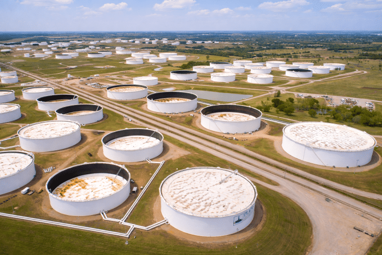 SKN | האם הנפט נכנס לטריטוריית משבר כאשר המחירים מזנקים מעל 110 דולר על רקע הסלמה בעימות עם איראן?