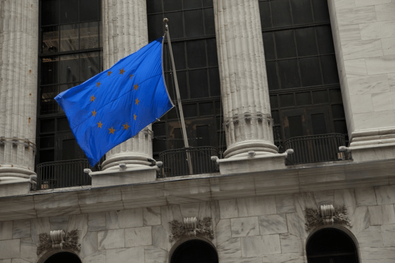 SKN | השווקים באירופה ננעלים בירידות כאשר המדדים המרכזיים נחלשים ונבנה טון הגנתי