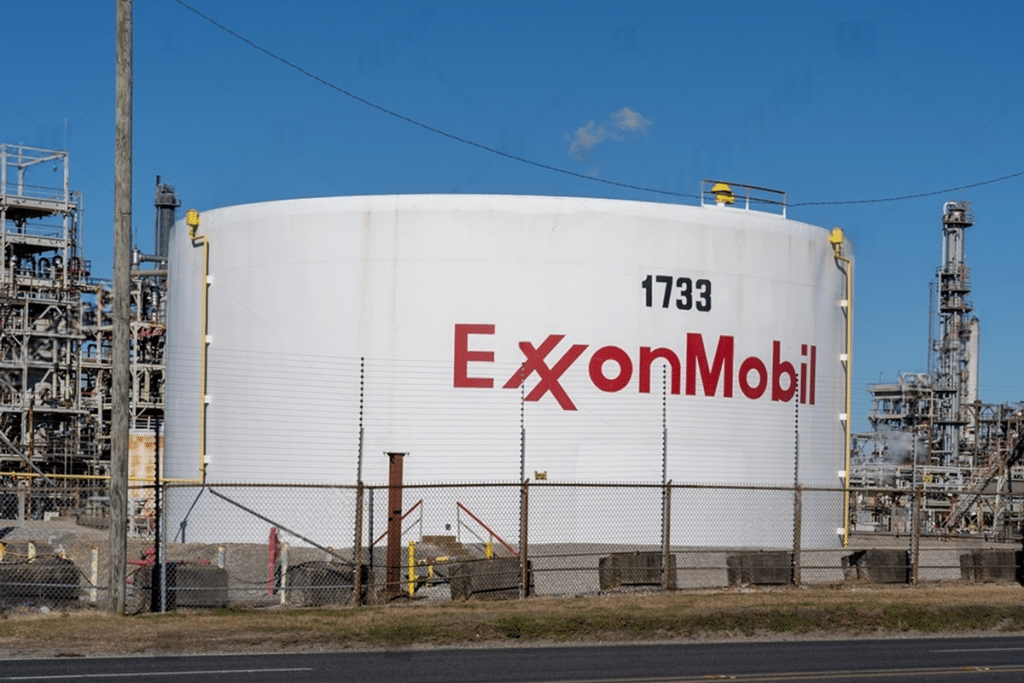 SKN | ExxonMobil מובילה את הראלי בסקטור האנרגיה ב-2026: האם המומנטום יכול להימשך?