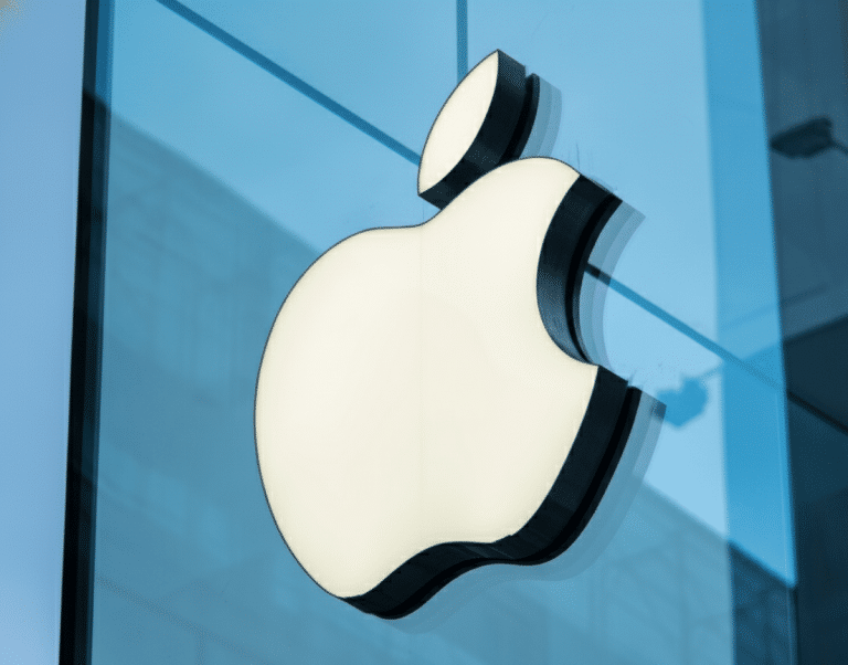 SKN | האם אפל יכולה לשמור על המומנטום כאשר טים קוק פורש ומנכ”ל חדש נכנס לתפקיד