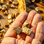 SKN | מכירת פנים ב-Gold.com: האם מהלך של 800,000 דולר מצד ריצ’רדסון מאותת על זהירות או מימוש רווחים שגרתי?