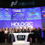 SKN | Hologic (HOLX): התייצבות לאחר חדשות על רכישה — סיכון או הזדמנות לתמחור מחדש?