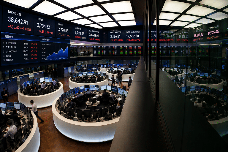 SKN | שווקי אסיה יורדים ב-13 באפריל 2026 כאשר חולשה אזורית חוזרת על רקע מסחר דליל בשל חגים