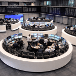 SKN | שווקי אירופה נסוגים כאשר מימוש רווחים לאחר ראלי מכביד על המניות