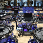 SKN | שווקי ארה”ב מזנקים כאשר התיאבון לסיכון עולה והתנודתיות יורדת