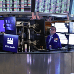 SKN | שווקי ארה”ב נפתחים במגמה מעורבת כאשר הנאסד”ק מוביל עליות והדאו מפגר ב-10 באפריל