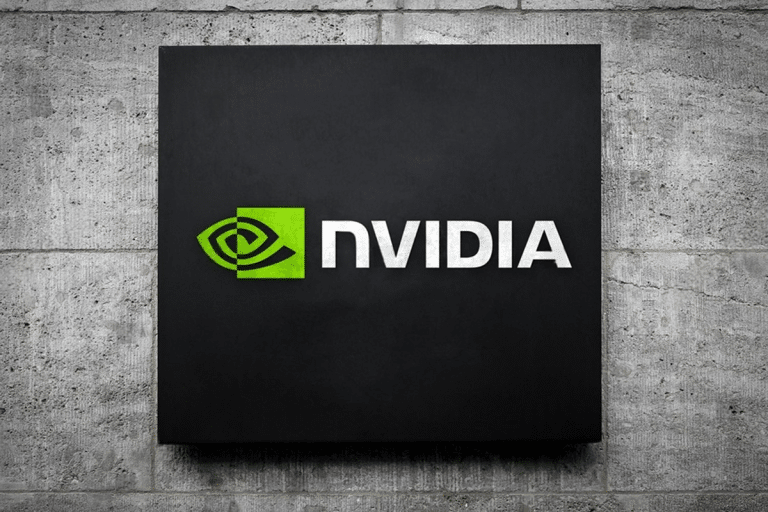 SKN | Nvidia ממשיכה בצמיחה מונעת AI—האם מומנטום הרווחים יכול להצדיק את השווי?