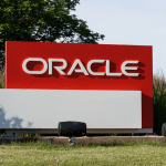 SKN | מניית Oracle בשפל תמחור רב-שנתי: הזדמנות מתהווה או חששות גוברים לצמיחה?