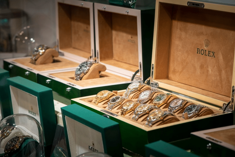 SKN | רולקס: השקות “מאכזבות” מסתירות מציאות חזקה יותר — מדוע ענקית היוקרה ממשיכה להוביל את השוק
