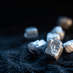 SKN | קרן iShares Silver Trust (SLV) שומרת על עליות ב-06 באפריל כאשר מתכות יקרות מתייצבות