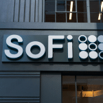 SKN | מניית SoFi (SOFI): סיפור הצמיחה נותר שלם או שסיכון התמחור מתגבר?