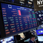 SKN | שווקי ארה”ב נפתחים במגמה מעורבת כאשר התנודתיות עולה ומניות קטנות מובילות