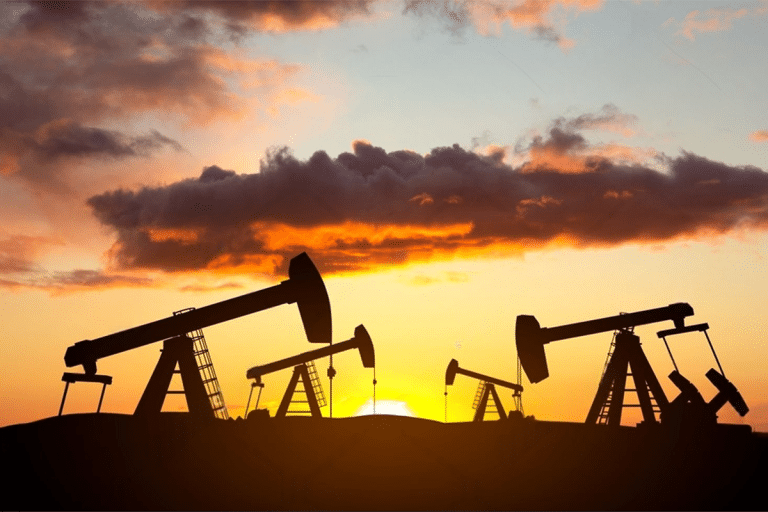 SKN | האם התנודתיות בשוק הנפט מחזקת מחדש את העניין בחשיפה לנפט באמצעות קרנות סל על אנרגיה?