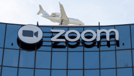 SKN | מניית Zoom (ZM) תחת לחץ: 3 אתגרים מבניים ואלטרנטיבה חזקה יותר מתהווה