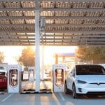 SKN | האם טסלה ניצבת בפני האטה מבנית כאשר המסירות מאכזבות והימורי הצמיחה נדחים קדימה?