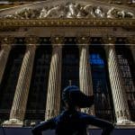 SKN | מדד S&P 500 פורץ מעל 7,100: האם הזינוק השבועי של 4.5% מסמן המשך התרחבות בשווקים?